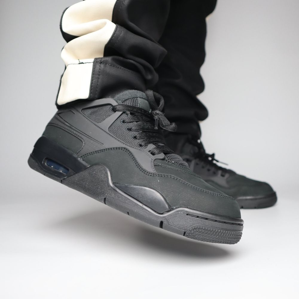 RM Black Cat - Air Jordan 4 - product image from the listing.