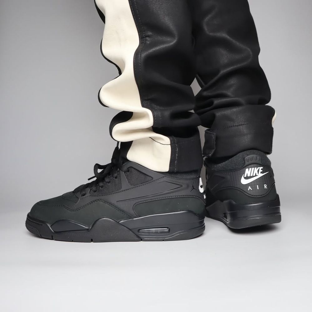 RM Black Cat - Air Jordan 4 - product image from the listing.