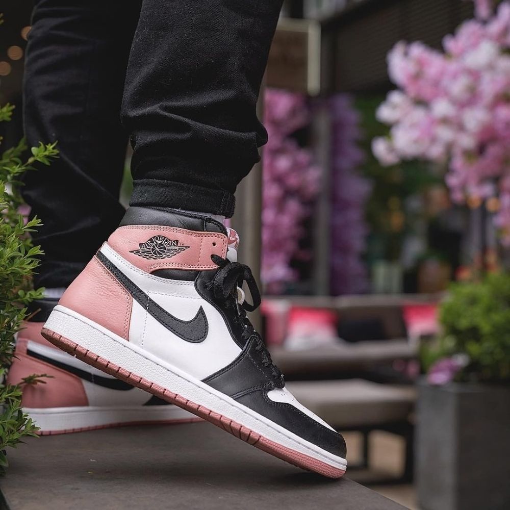 Air Jordan 1 Retro High Rust in Pink White - product image from the listing.