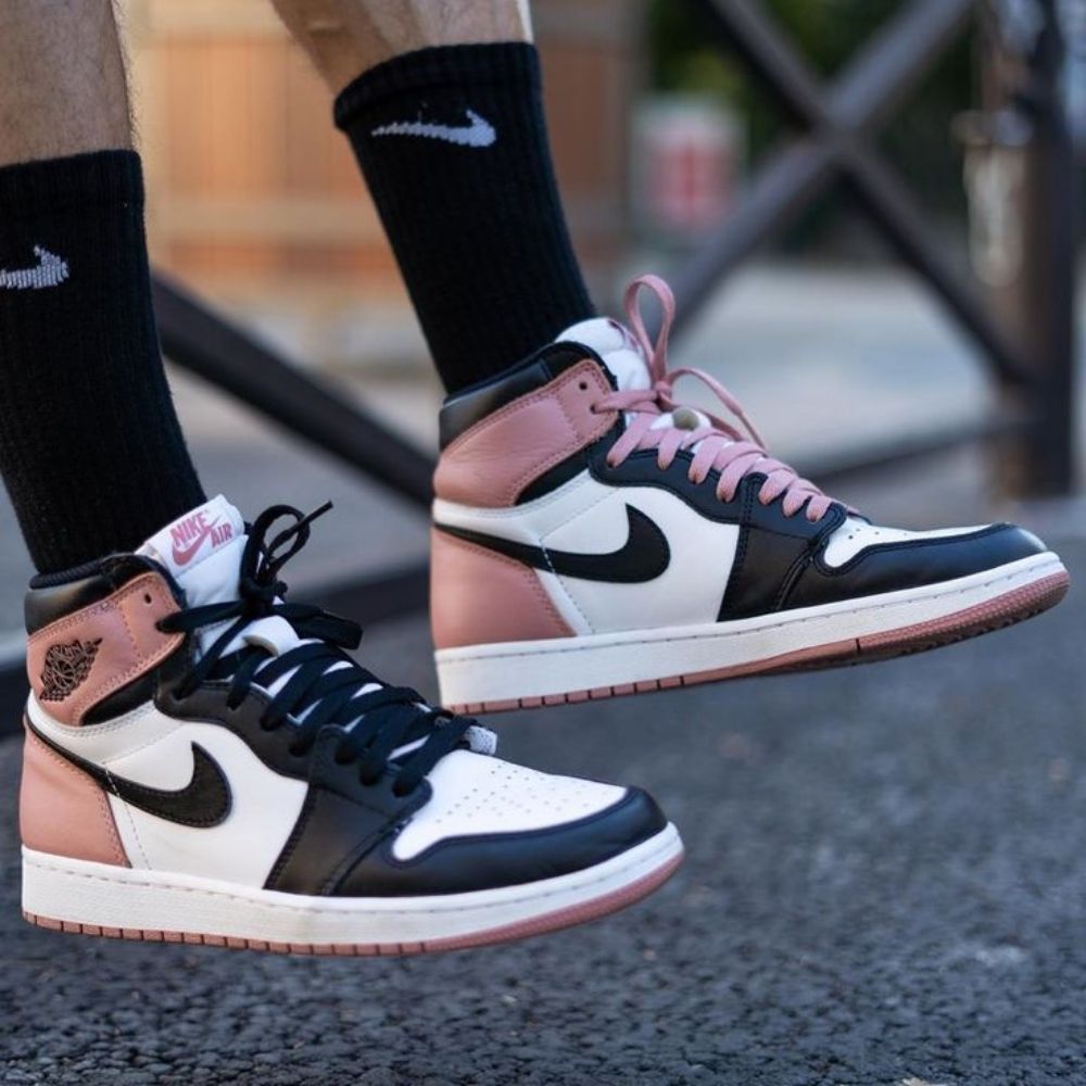 Air Jordan 1 Retro High Rust in Pink White - product image from the listing.