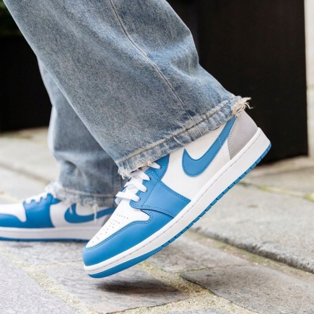 University Blue Grey SE - Air Jordan 1 Mid - product image from the listing.