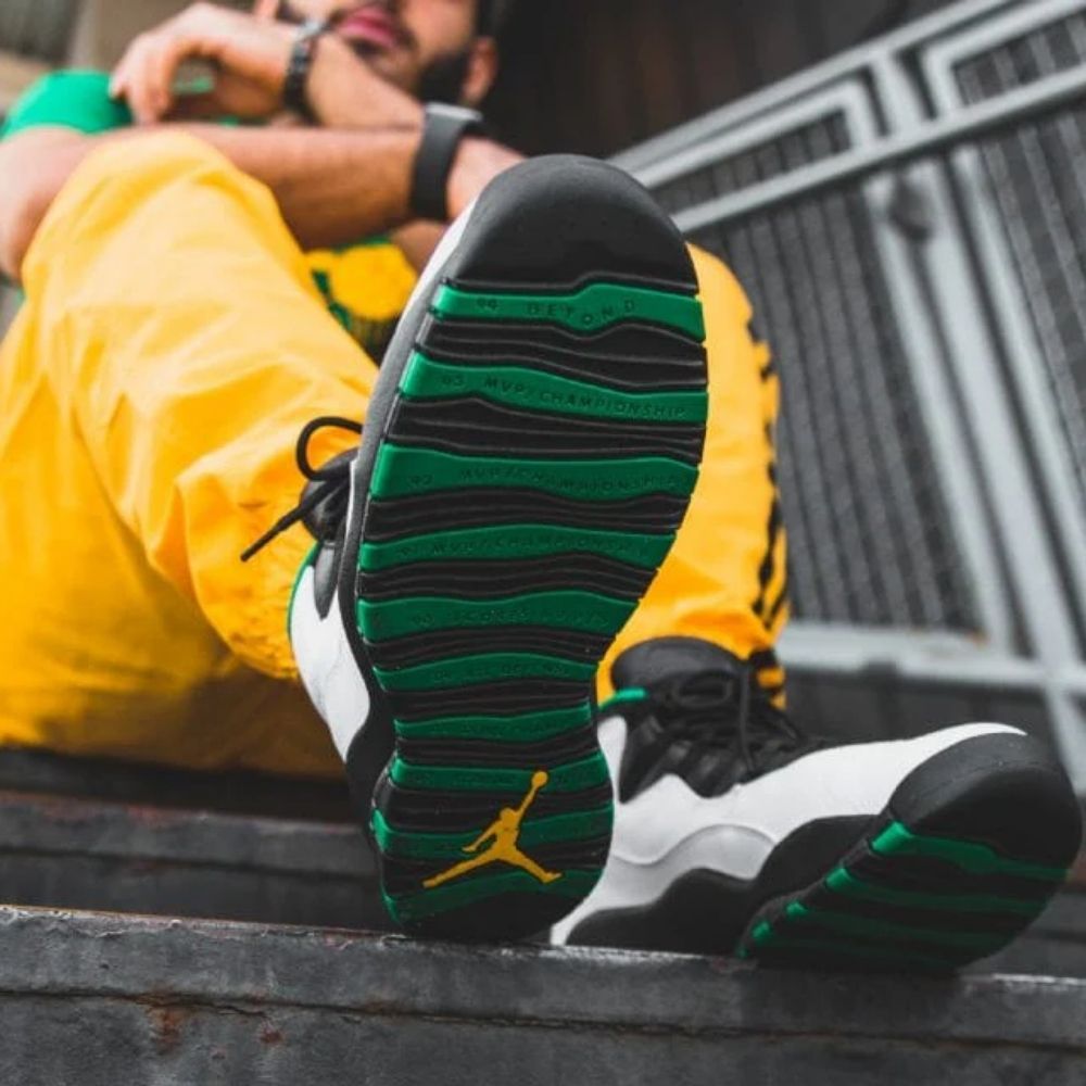 Seattle Black White - Air Jordan 10 Retro 2019 - product image from the listing.