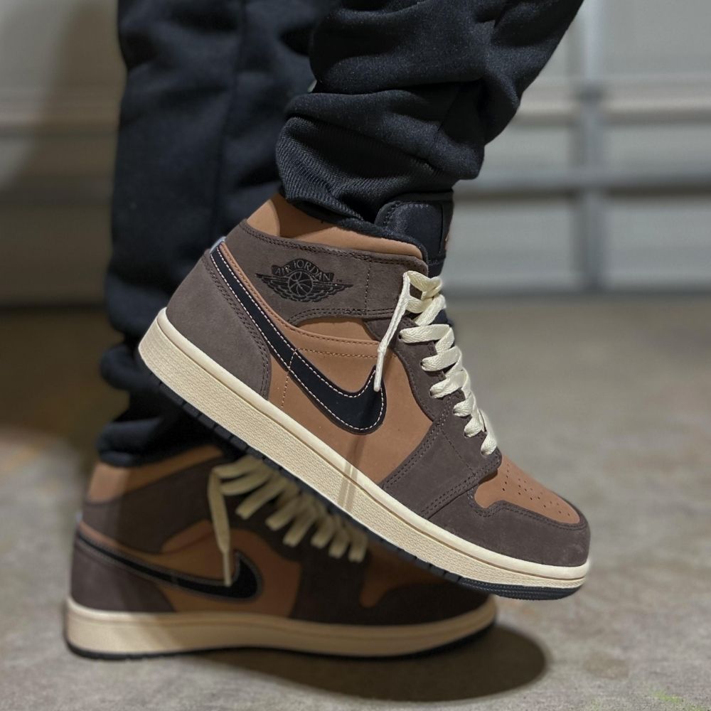 Dark Chocolate Brown SE - Air Jordan 1 Mid - product image from the listing.