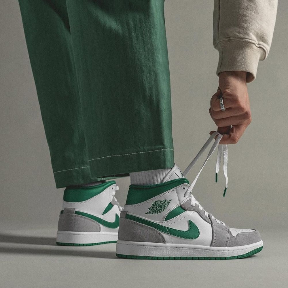 Grey Pine Green SE - Air Jordan 1 Mid - product image from the listing.