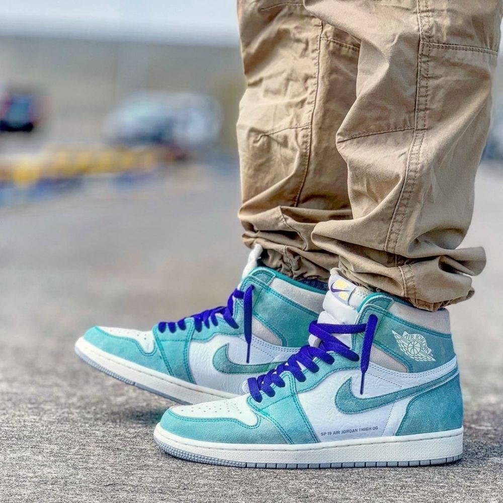 Air Jordan 1 Retro High OG Turbo in Green White - product image from the listing.