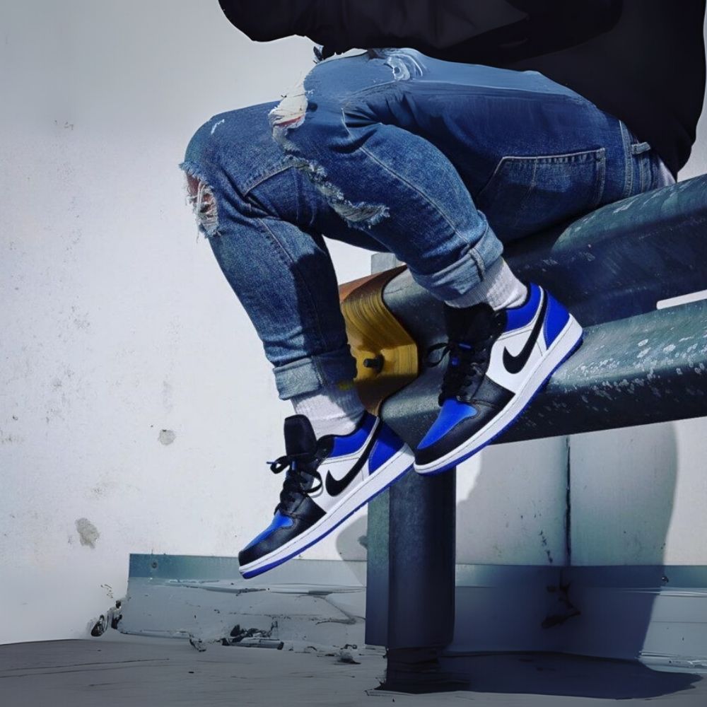 Air Jordan 1 Low Royal Toe in Blue White - product image from the listing.