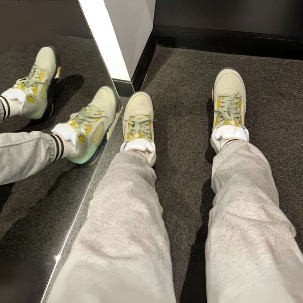Air Jordan 5 Retro Jade Horizon in Green Black - product image from the listing.