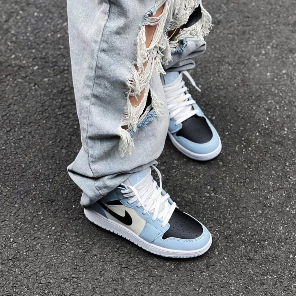 "Ice Blue White" Air Jordan 1 Mid 555112-401 - product image from the listing.