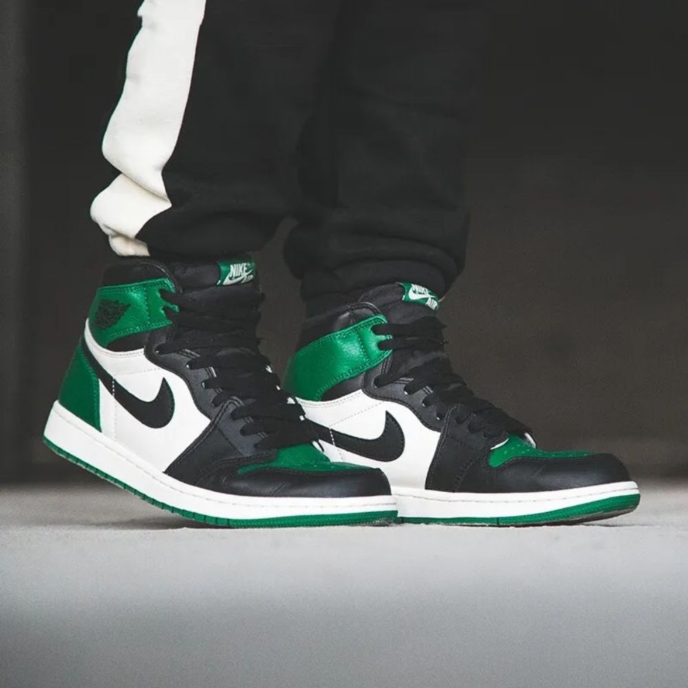 Air Jordan 1 Retro High OG Pine in Green Black - product image from the listing.