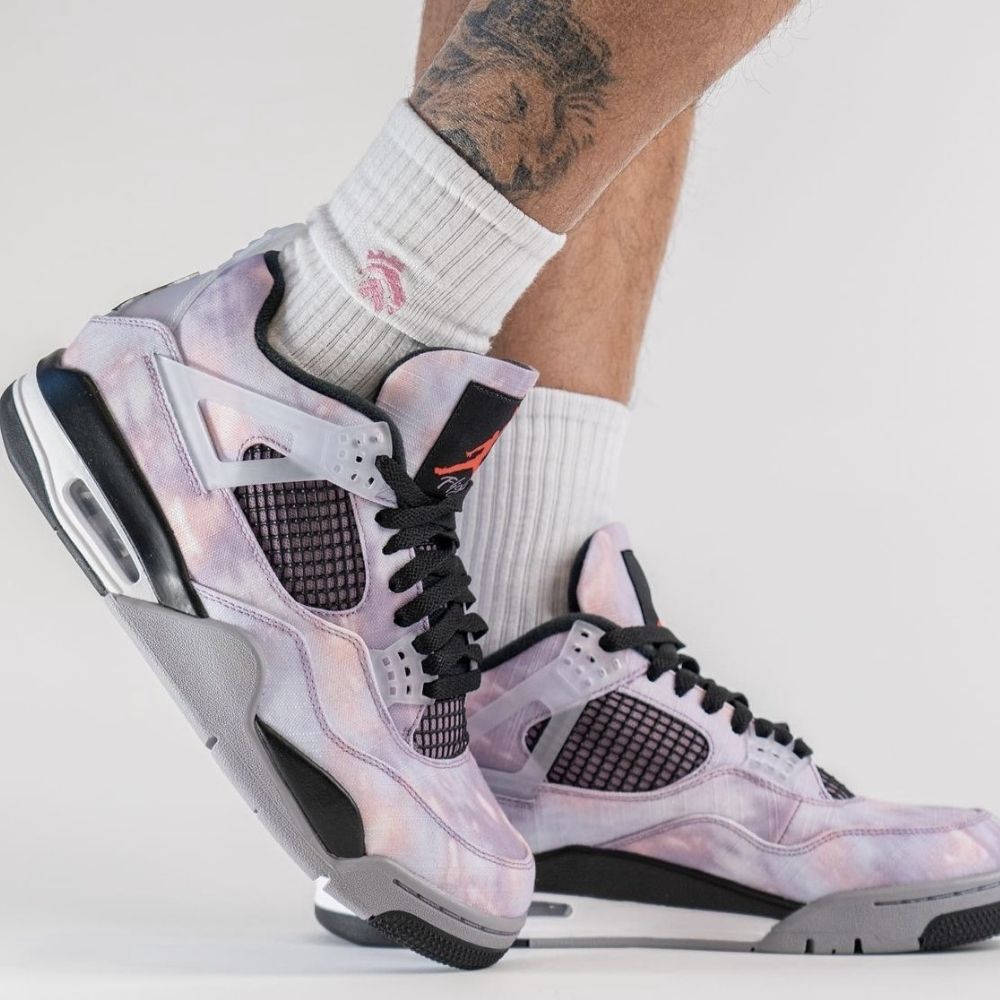 Air Jordan 4 Retro Zen Master Amethyst in Purple Black - product image from the listing.