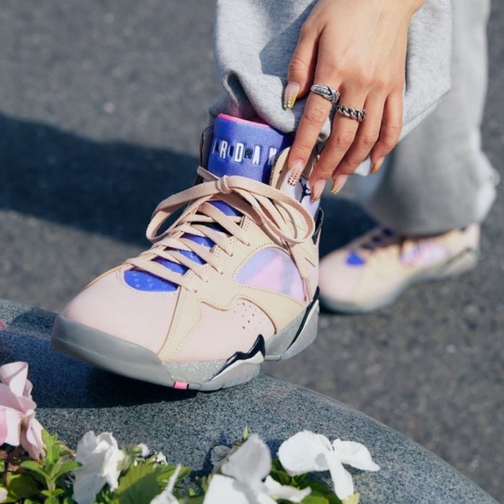 Sapphire Pink SE - Air Jordan 7 Retro - product image from the listing.