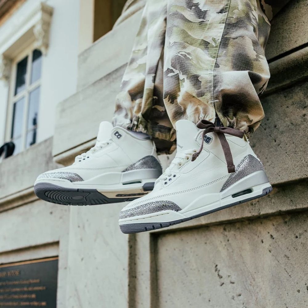 Air Jordan 3 Retro in Sail Metallic Silver - product image from the listing.