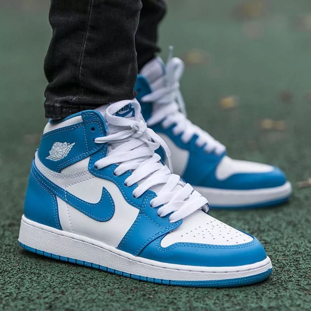 Air Jordan 1 Retro High OG UNC Powder in Blue - product image from the listing.