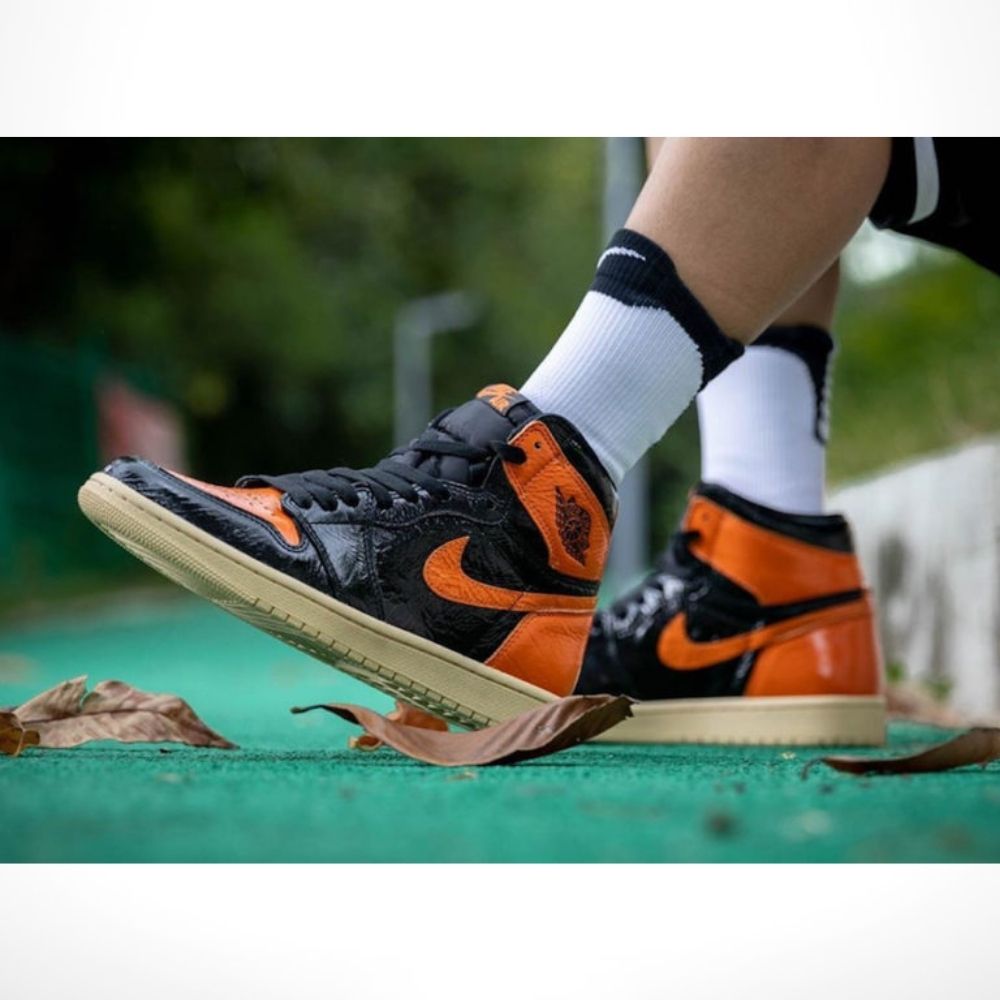 Shattered Backboard 3.0 - Air Jordan 1 Retro High - product image from the listing.