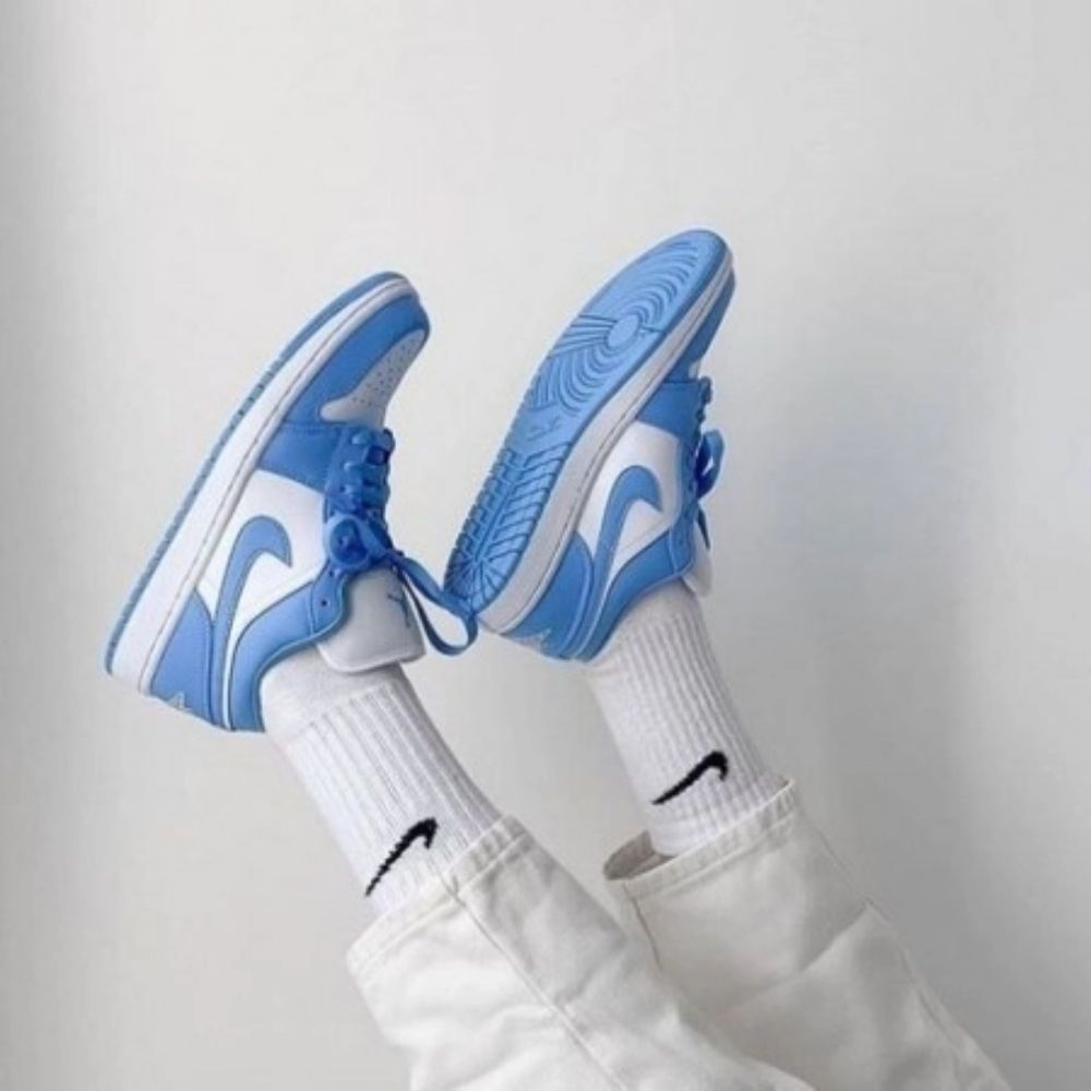 Air Jordan 1 Low in University Blue White - product image from the listing.