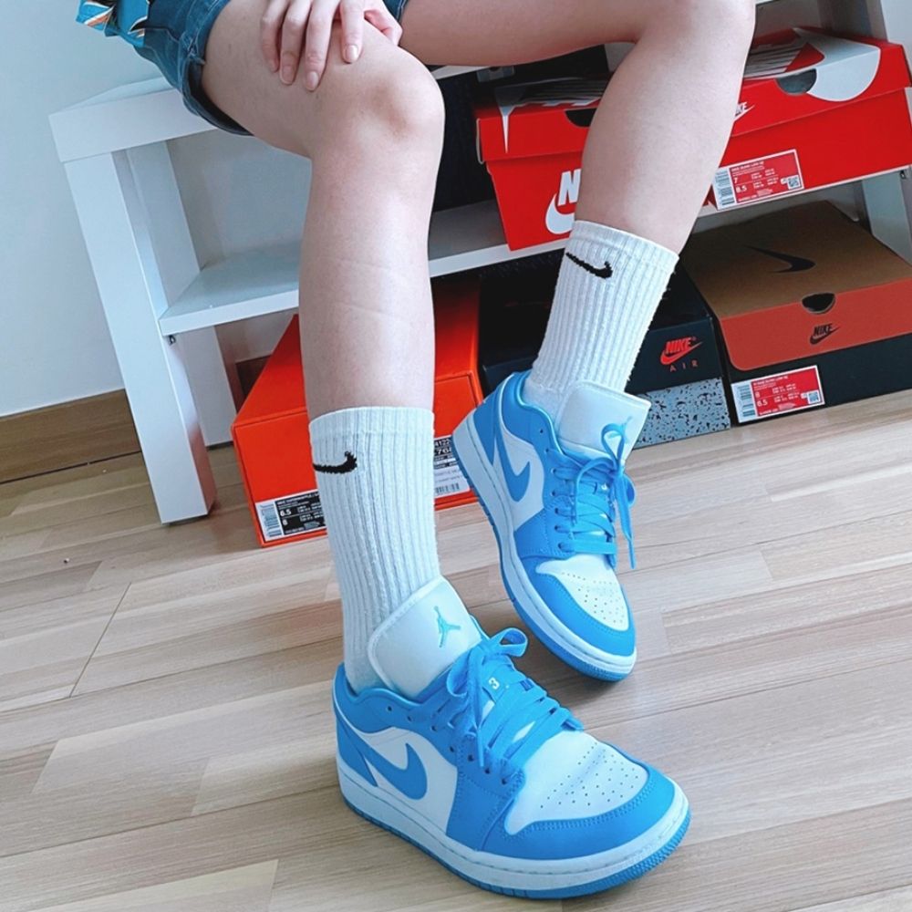 Air Jordan 1 Low in University Blue White - product image from the listing.