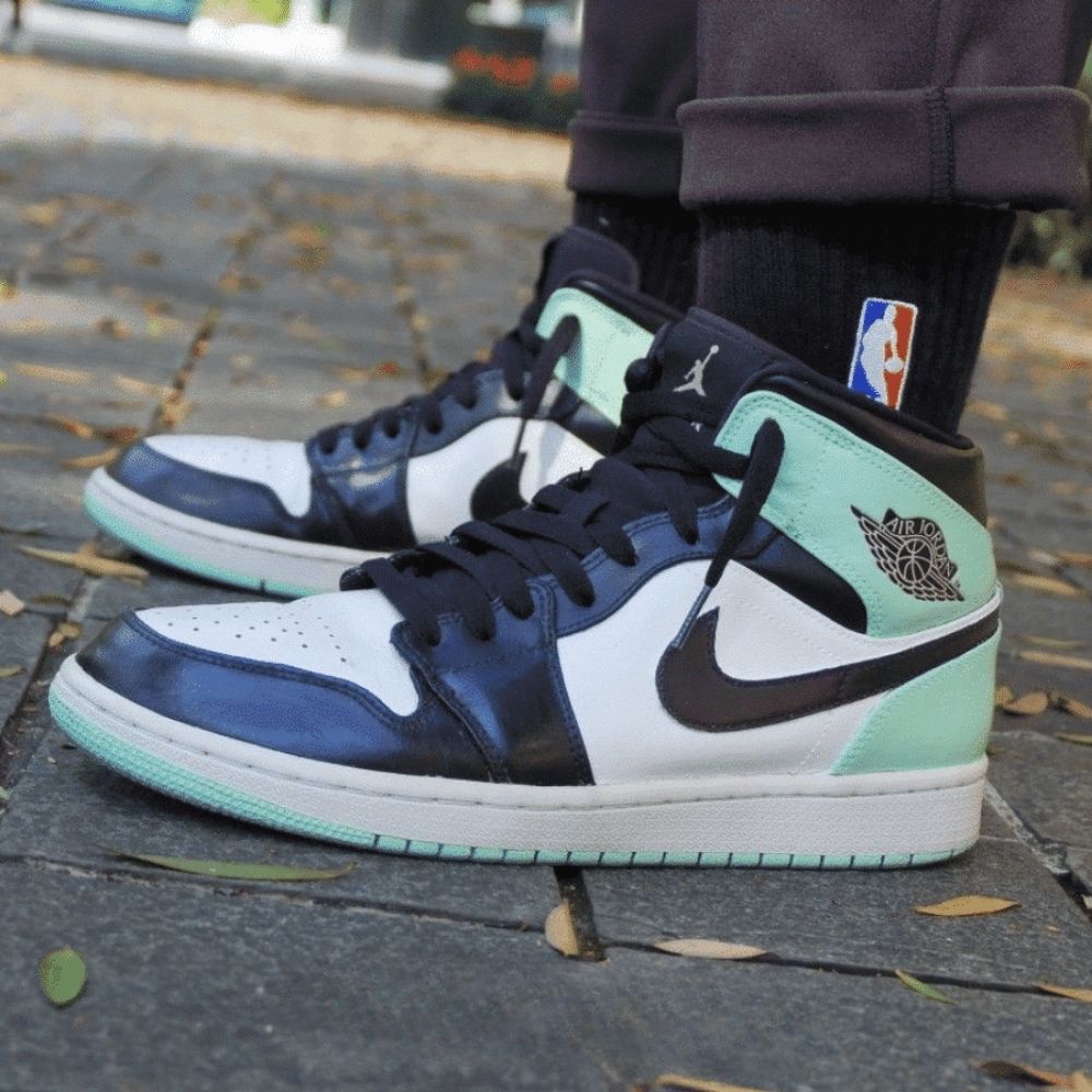 Air Jordan 1 Mid in Blue Mint - product image from the listing.