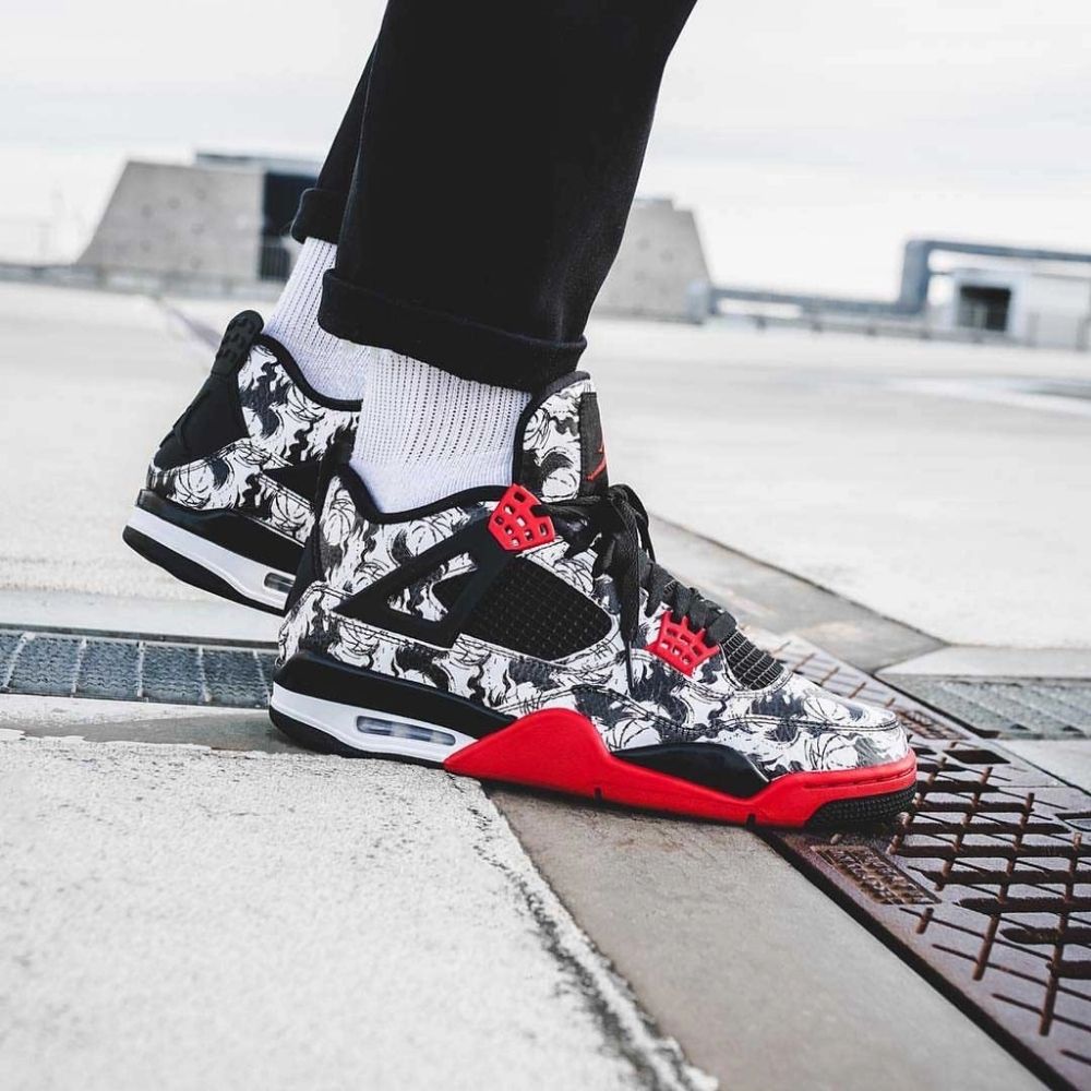 Air Jordan 4 Retro Tattoo Fire in Red - product image from the listing.