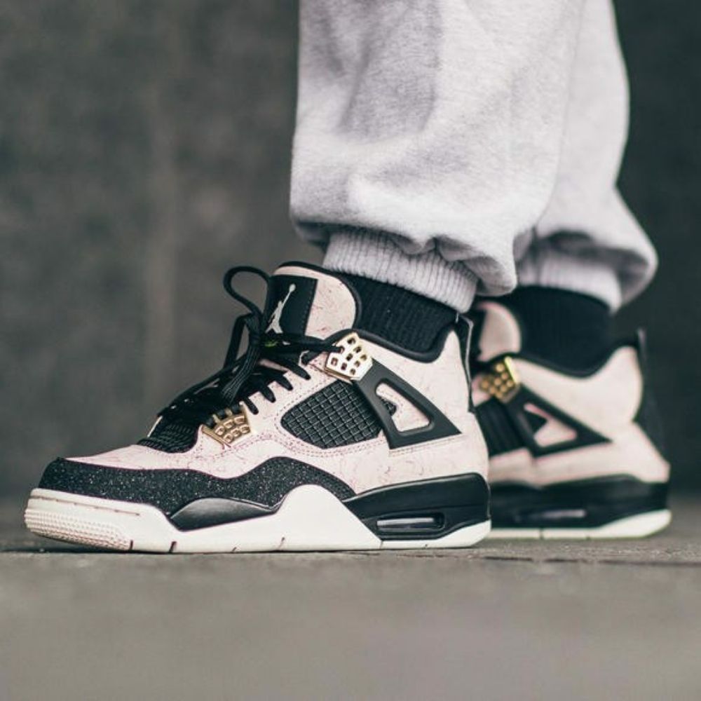 Air Jordan 4 Retro Splatter Silt in Red - product image from the listing.
