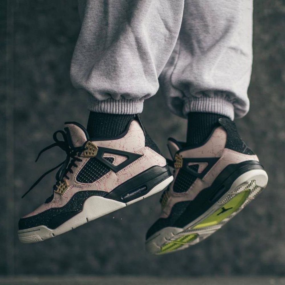 Air Jordan 4 Retro Splatter Silt in Red - product image from the listing.