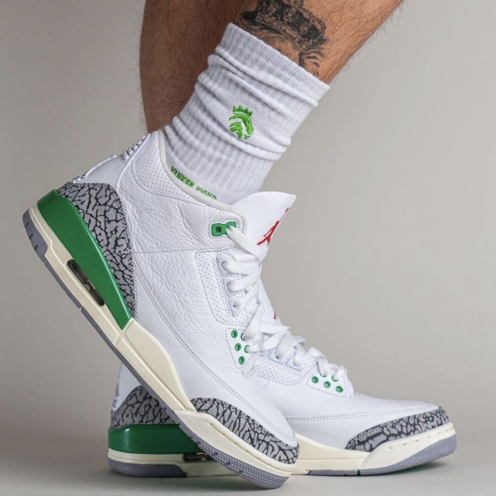 Air Jordan 3 Retro Lucky in Green - product image from the listing.