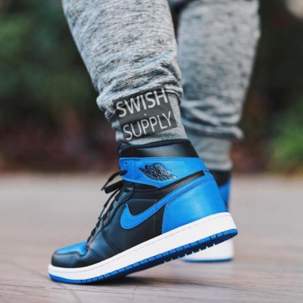 Air Jordan 1 Retro High OG in Royal Blue Black - product image from the listing.