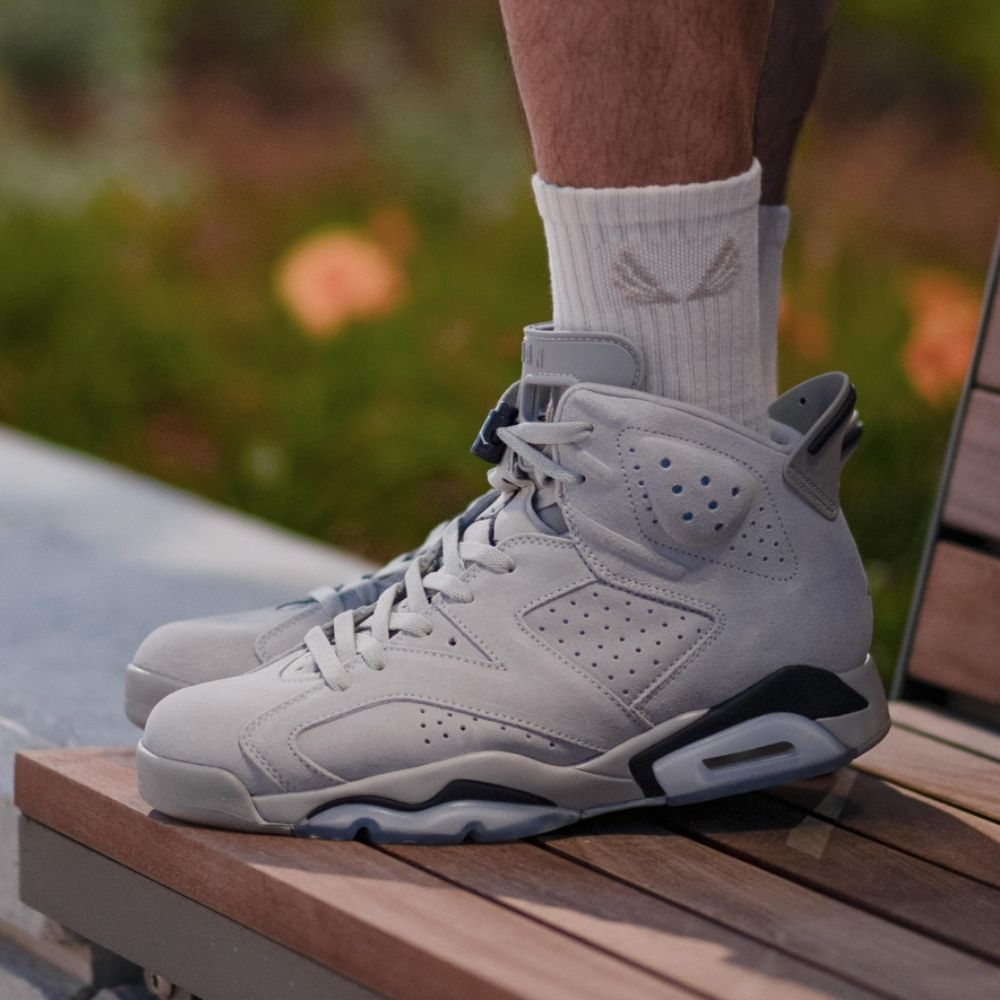 Georgetown Magnet - Air Jordan 6 - product image from the listing.