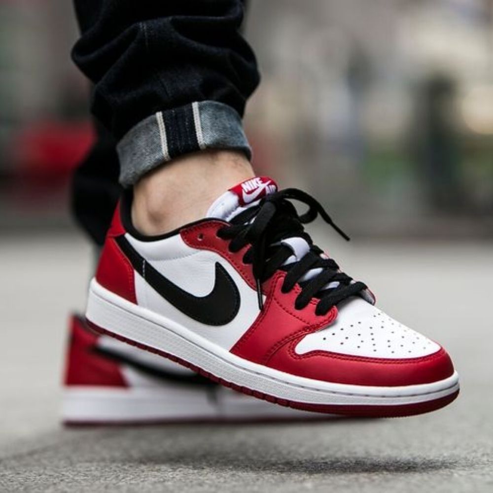 Air Jordan 1 Retro Low OG Chicago in Red - product image from the listing.
