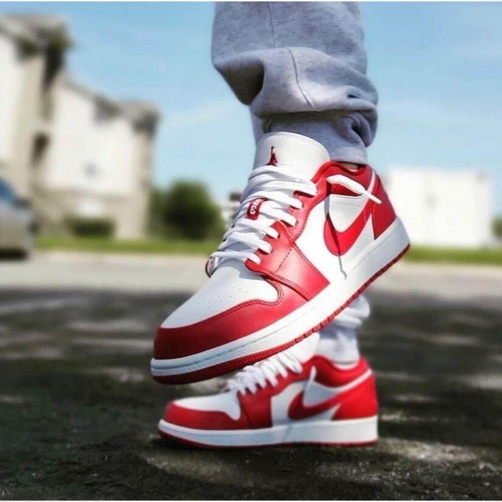 Air Jordan 1 Low Gym in Red White - product image from the listing.