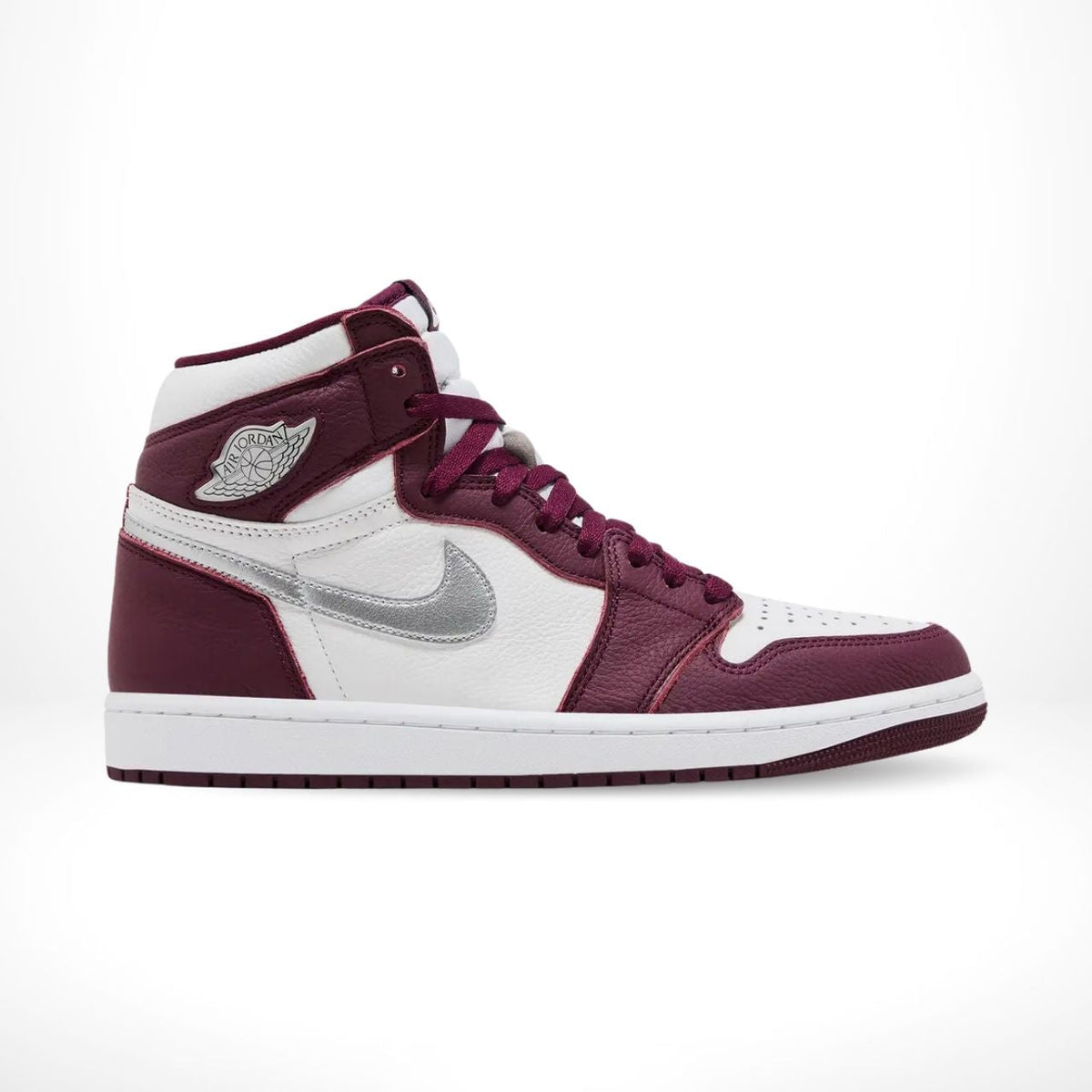 Air Jordan 1 Retro High OG in Bordeaux - product image from the listing.
