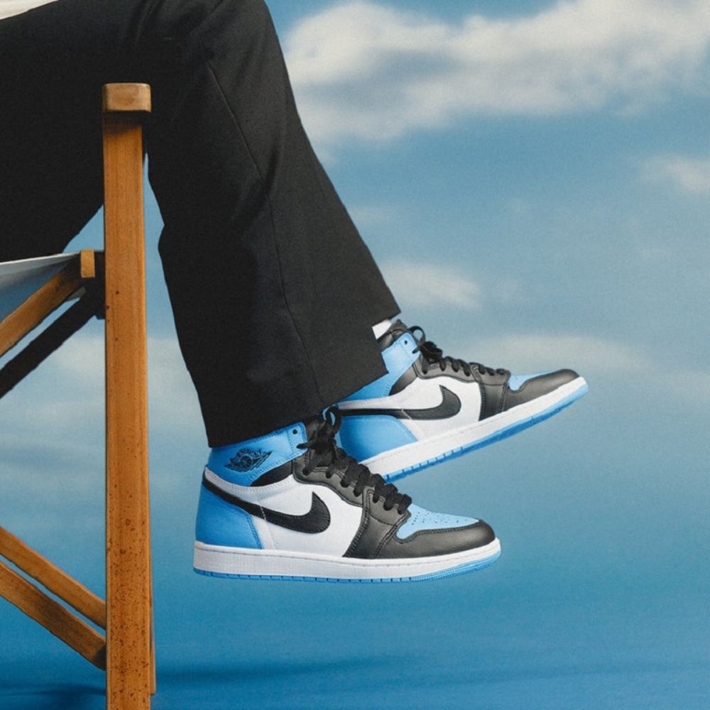 Air Jordan 1 Retro High OG UNC Toe in Blue - product image from the listing.