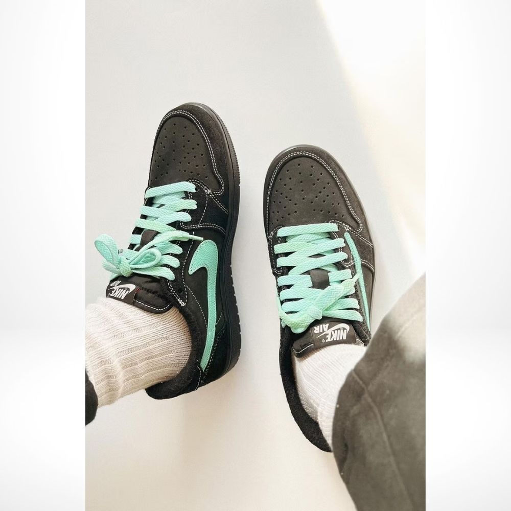 Air Jordan 1 Low x Travis Scott Tiffany in Phantom - product image from the listing.