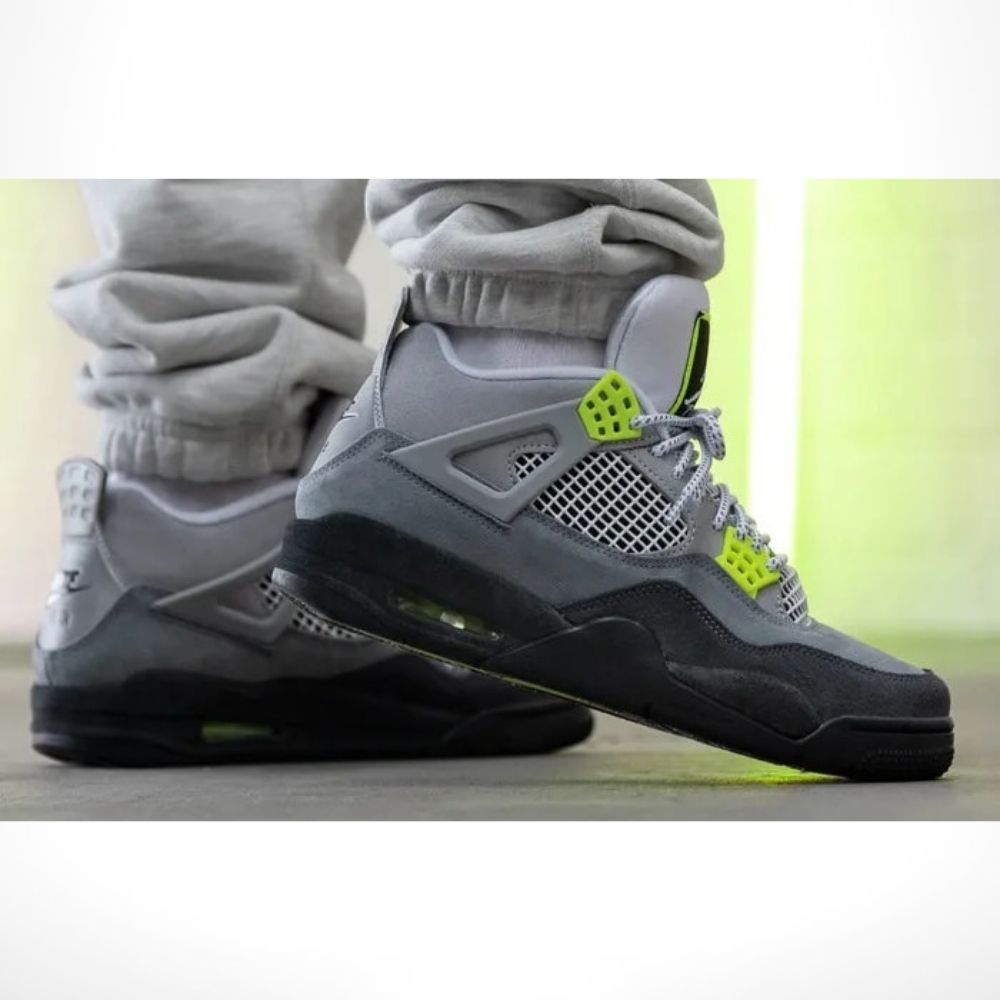 Air Jordan 4 Retro SE Neon 95 in Grey - product image from the listing.