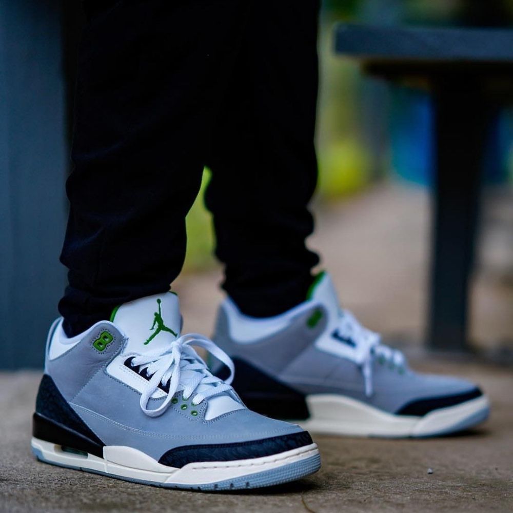 Air Jordan 3 Retro Chlorophyll in Grey Black - product image from the listing.