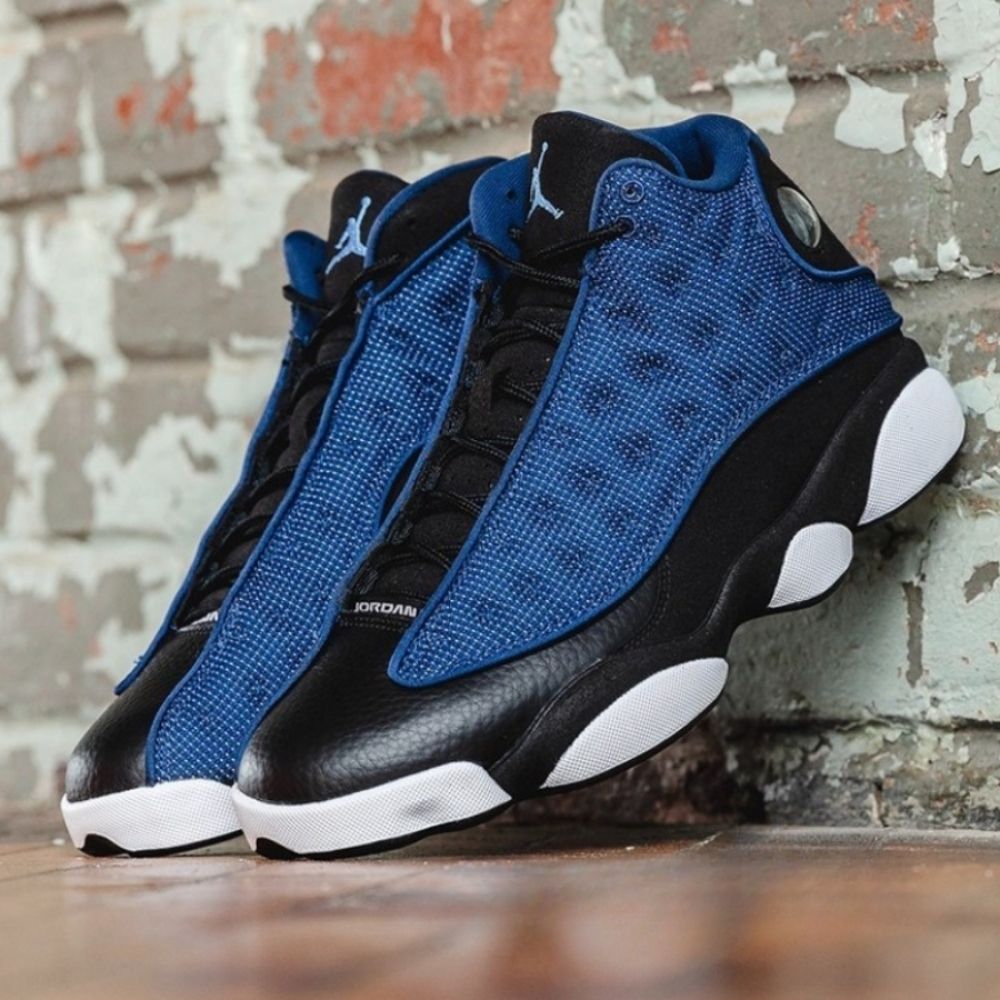 Air Jordan 13 Retro in Navy - product image from the listing.