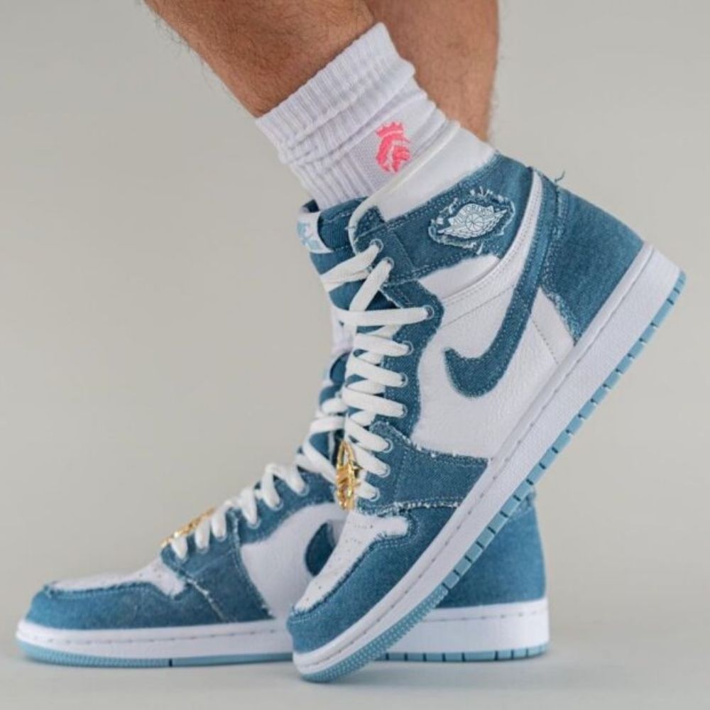Air Jordan 1 Retro High OG in Denim Blue - product image from the listing.