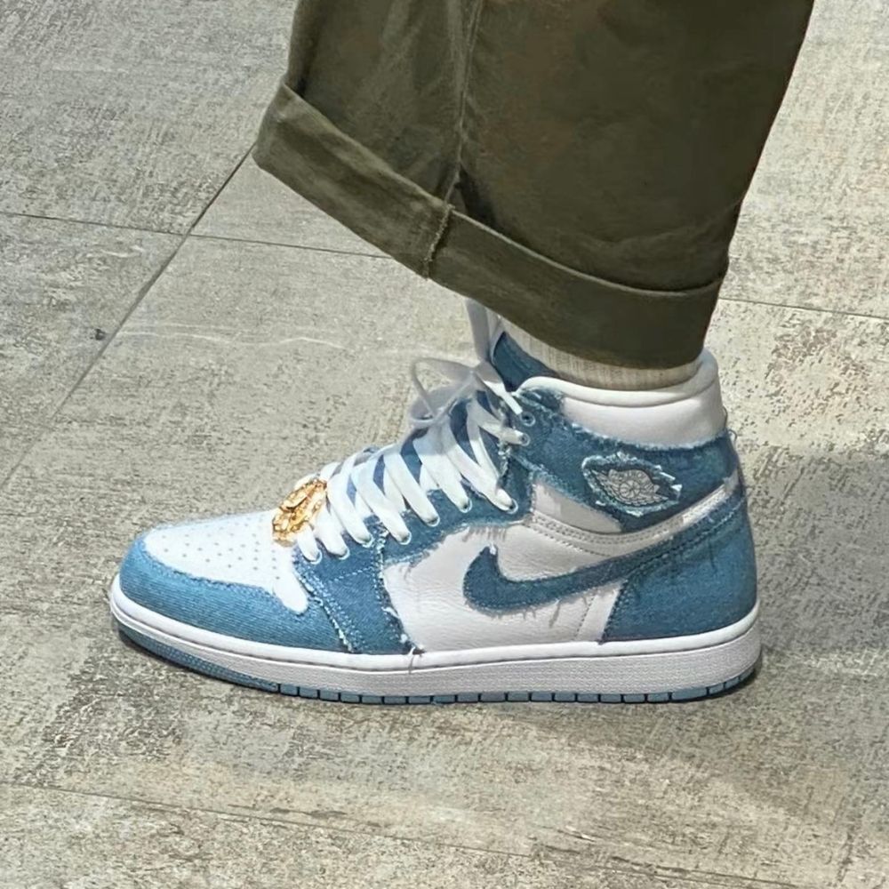 Air Jordan 1 Retro High OG in Denim Blue - product image from the listing.
