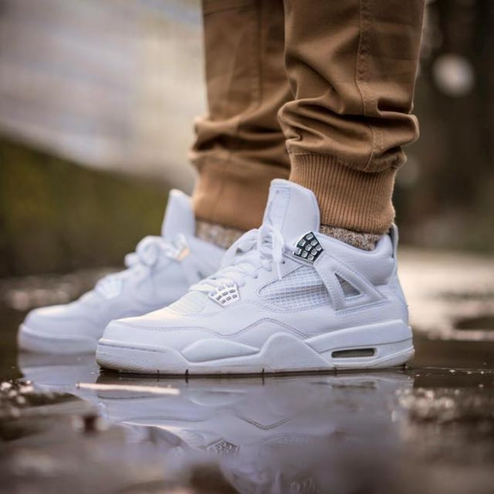 Pure Money - Air Jordan 4 Retro - product image from the listing.