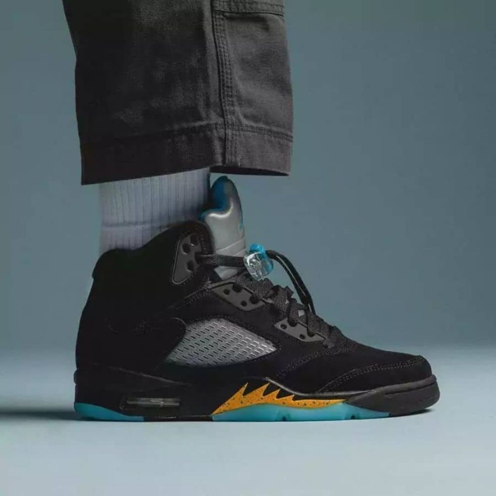 Air Jordan 5 Retro in Aqua - product image from the listing.