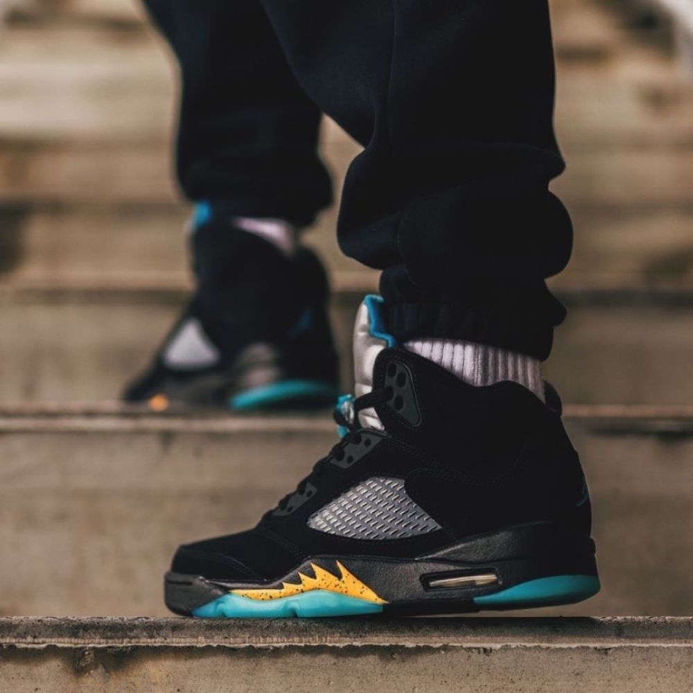 Air Jordan 5 Retro in Aqua - product image from the listing.