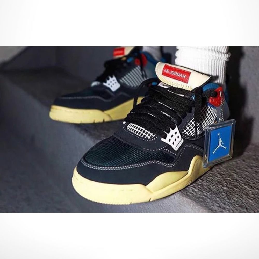 x Nike Union LA Off Noir - Air Jordan 4 Retro - product image from the listing.