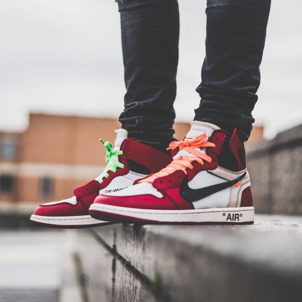 x Off-White Chicago - Air Jordan 1 Retro High - product image from the listing.