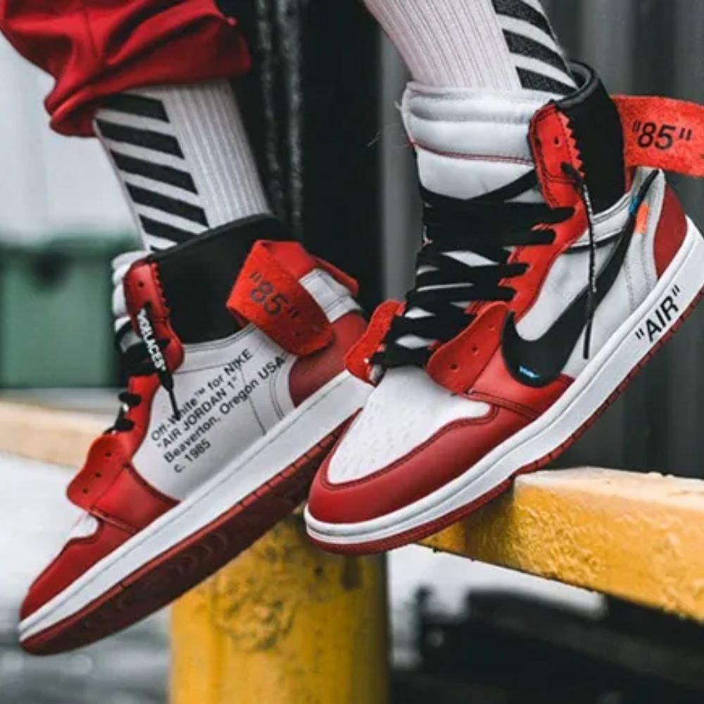 x Off-White Chicago - Air Jordan 1 Retro High - product image from the listing.