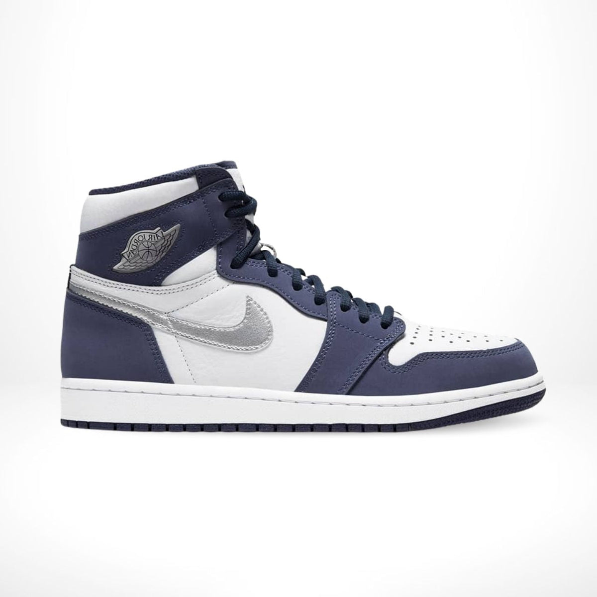 Air Jordan 1 Retro High in Midnight Navy - product image from the listing.