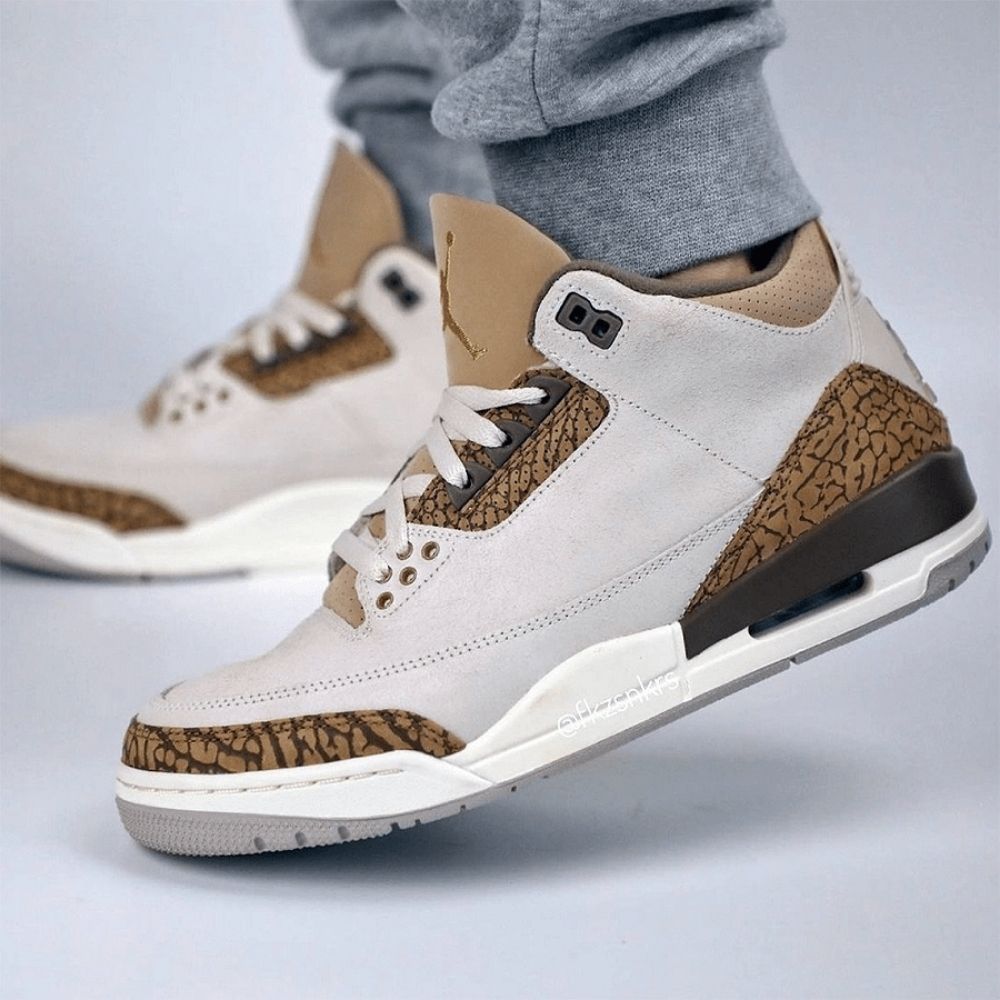 Palomino - Air Jordan 3 Retro - product image from the listing.