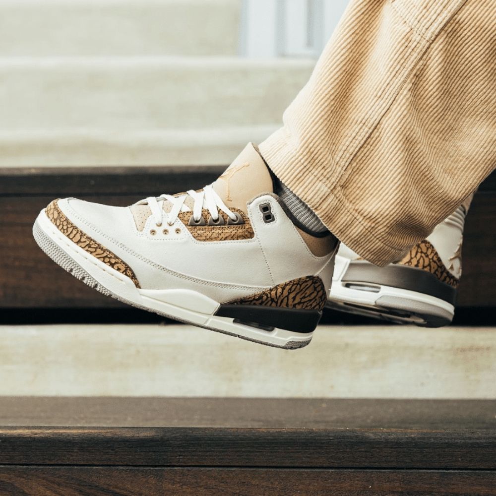 Palomino - Air Jordan 3 Retro - product image from the listing.