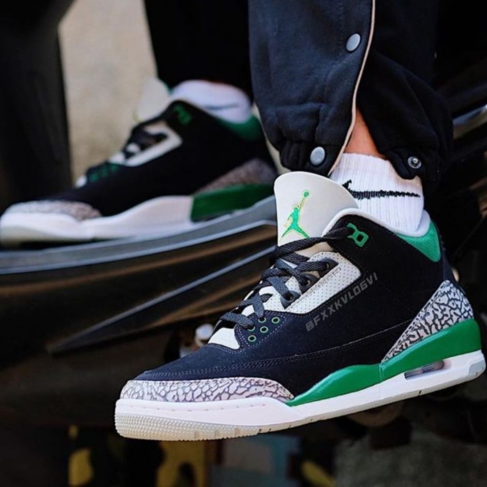 Air Jordan 3 Retro Pine in Green - product image from the listing.