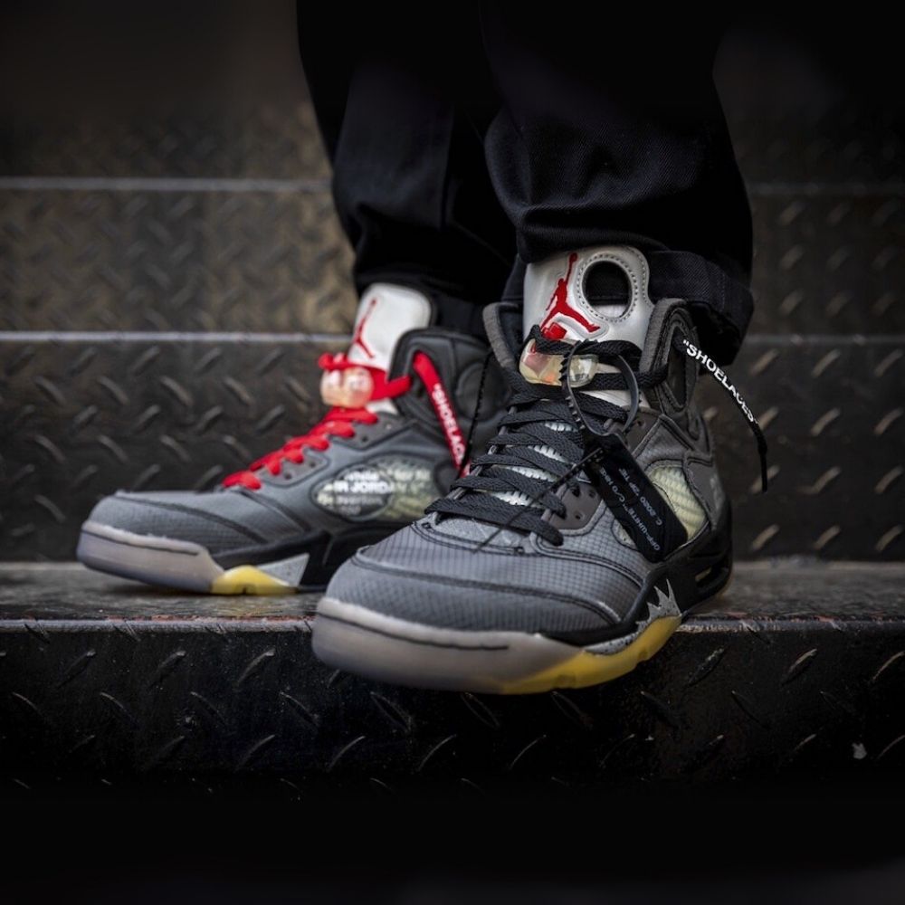 x Off White Muslin - Air Jordan 5 Retro SP - product image from the listing.