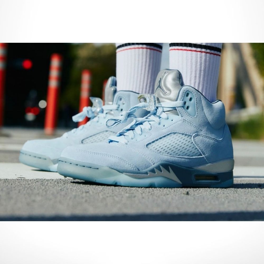 Blue Bird - Air Jordan 5 Retro - product image from the listing.
