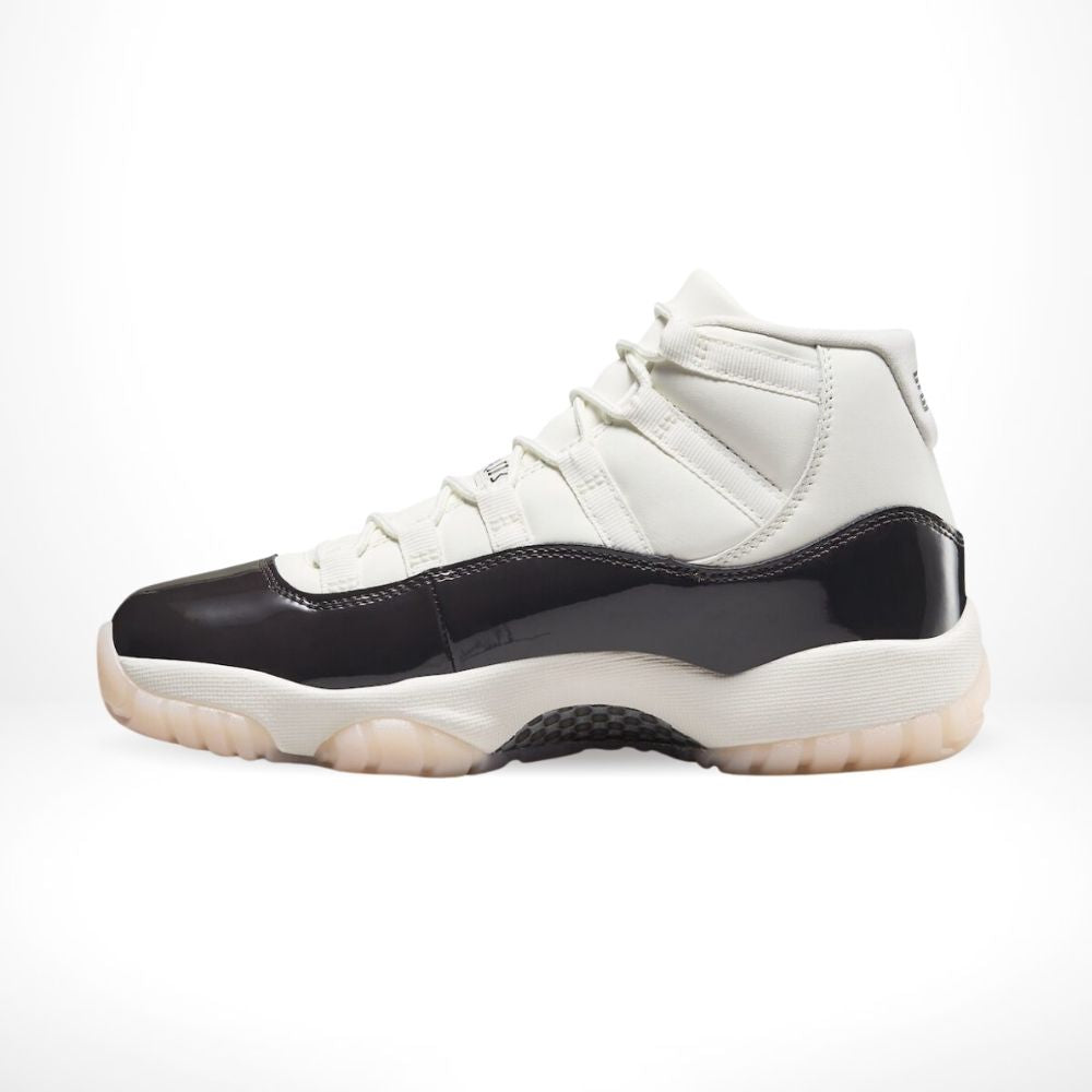 Neapolitan - Air Jordan 11 Retro - product image from the listing.